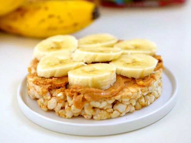 Peanut Butter & Banana Rice Cakes