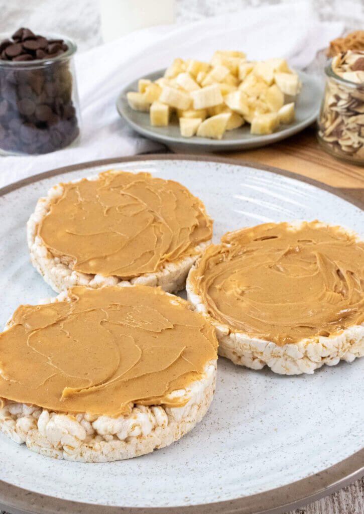 Plain Rice Cakes with Smooth Peanut Butter