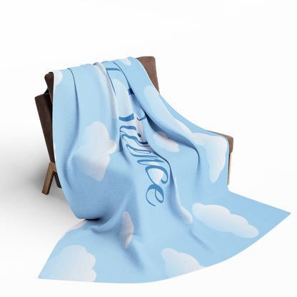 Silence Cloud Fleece Blanket — Soft Blue Sky Throw